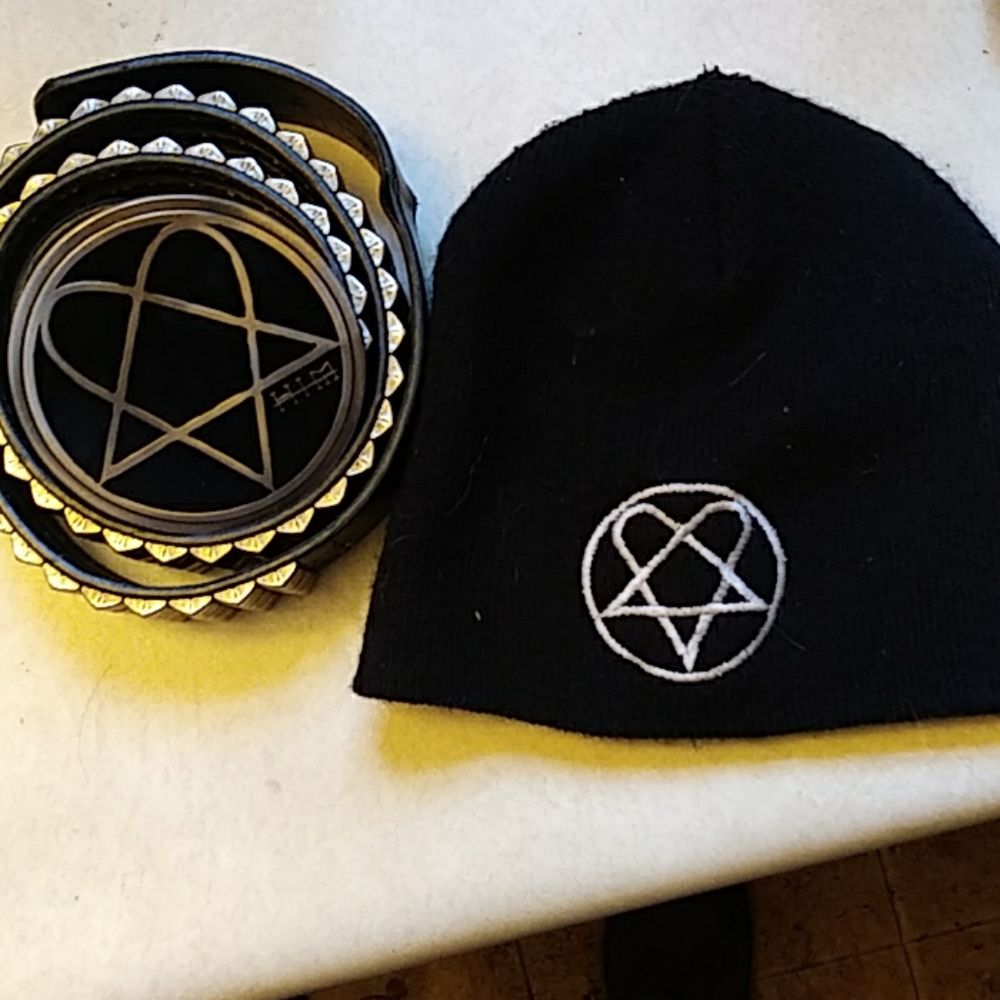 Heartagram belt buckle